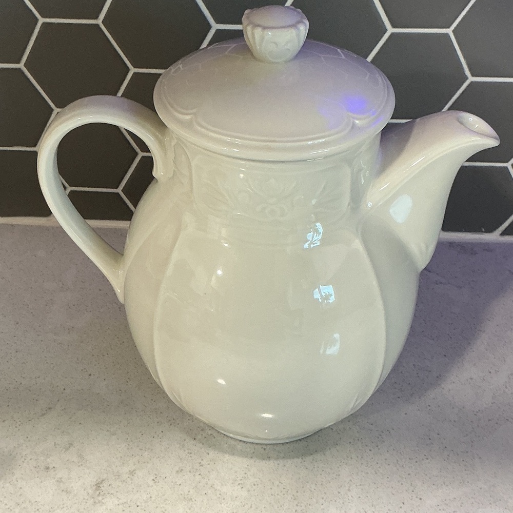 Villeroy & Boch White Porcelain Coffee Pot